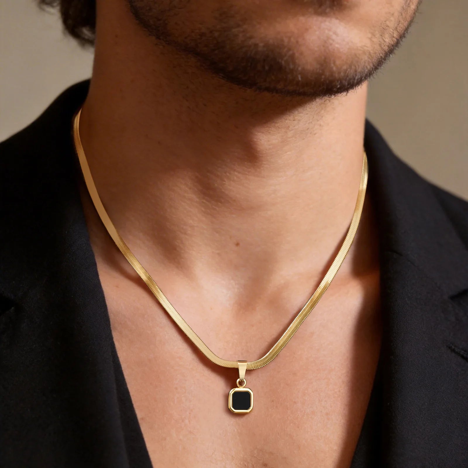
                  Collana Evren
                